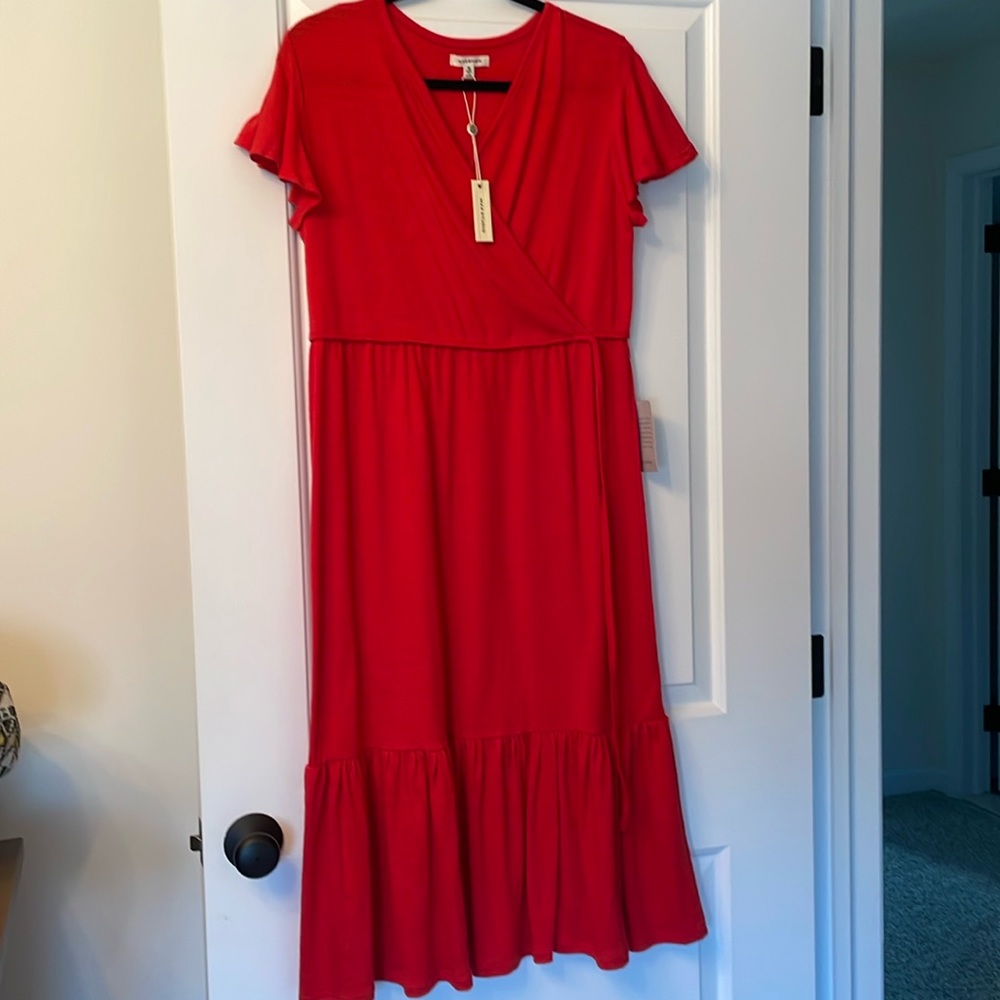 Max Studio Dress. Sz Medium. Red. New with tags